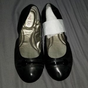 Black size 10 flats